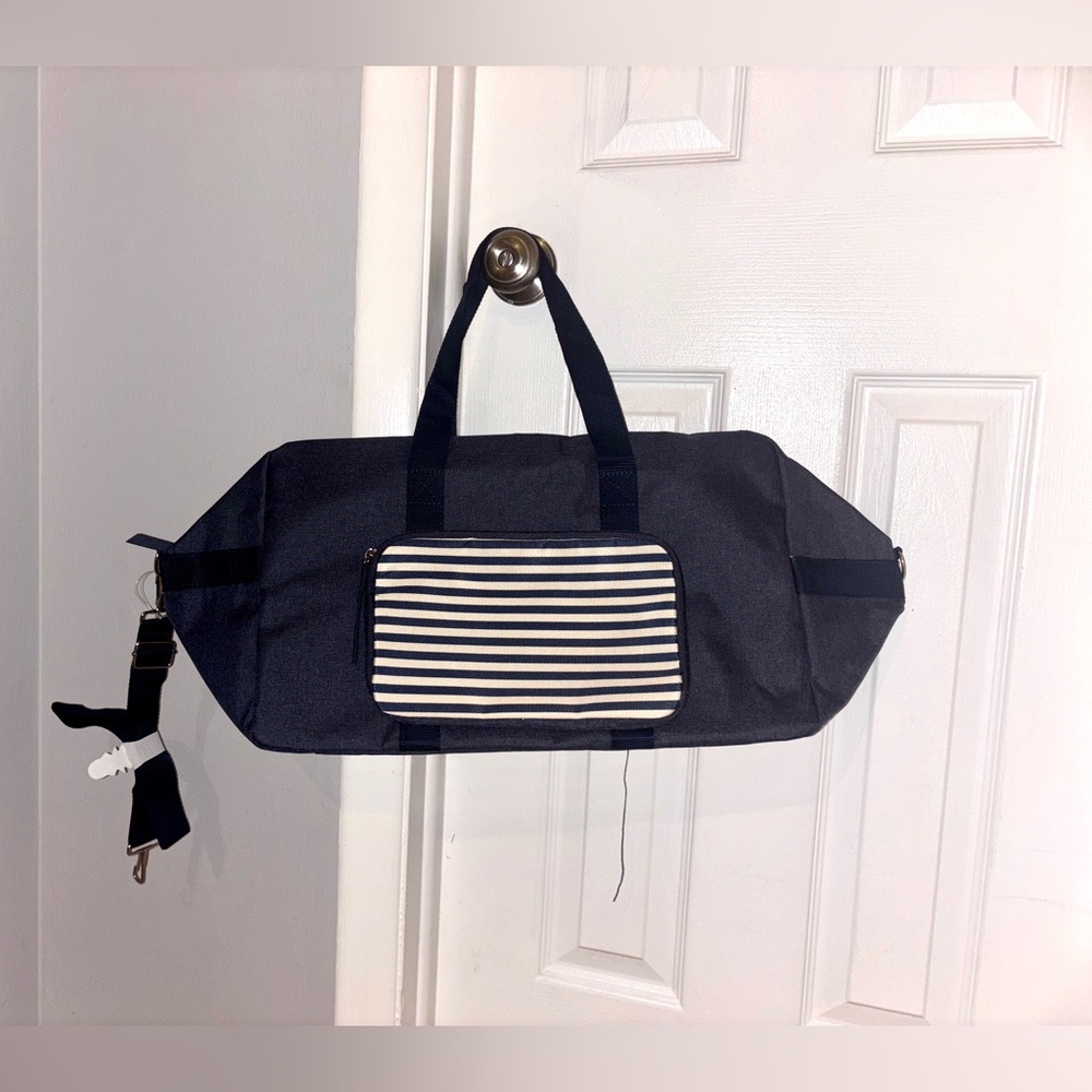 NEW Navy Travel Tote w/ Shoulder Strap & Removable Front Striped Pouch